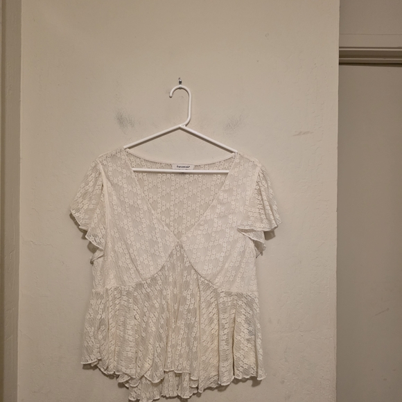 Francesca's  White Lace Flutter Sleeve Blouse Size XL - Picture 1 of 9